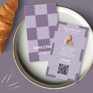Carte De Visite Logo de boulangerie chic violet à damier QR photo