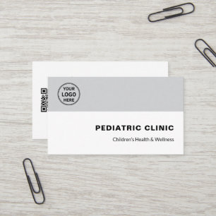 Carte De Visite Logo de clinique pédiatrique et médecin QR gris