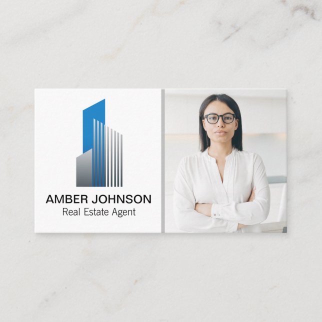 Carte De Visite Logo du bâtiment immobilier | Femme avec lunettes (Devant)
