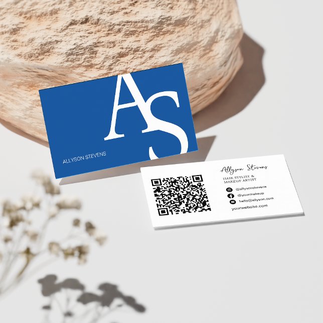 Carte De Visite Logo initiales moderne bleu bold maquillage code q (Logo initials neon pink bold makeup qr code business card blue)