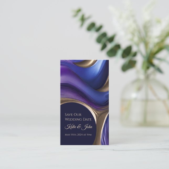 Carte De Visite Mariage Sauvez notre Date- Moderne Bleu Violet Or- (Debout devant)