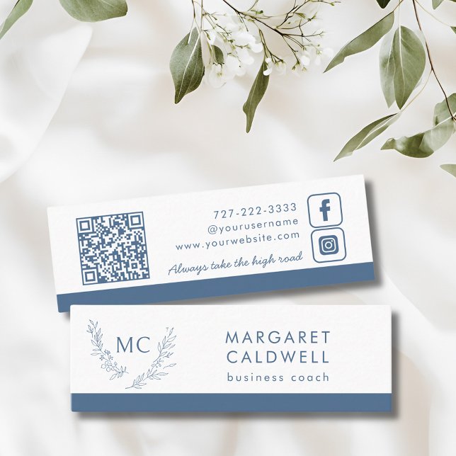 Carte De Visite Mini Couronne de monogramme bleu foncé (Dusty Blue Monogram Wreath Social Media Mini Business Card)