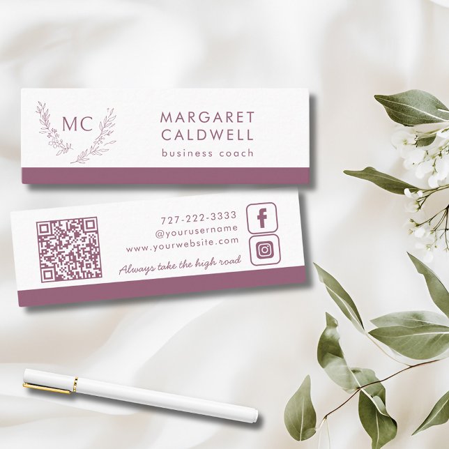 Carte De Visite Mini Couronne de monogramme pourpre pourpre (Dusky Purple Monogram Wreath Social Media Mini Business Card)