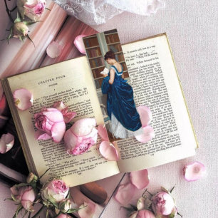 Carte De Visite Mini Femme élégante victorienne lisant dans une bibliot
