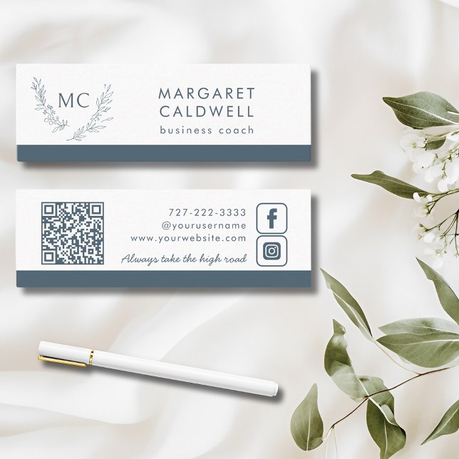 Carte De Visite Mini Gris d'ardoise neutre monogramme (Slate Gray Monogram Wreath Social Media Mini Business Card)