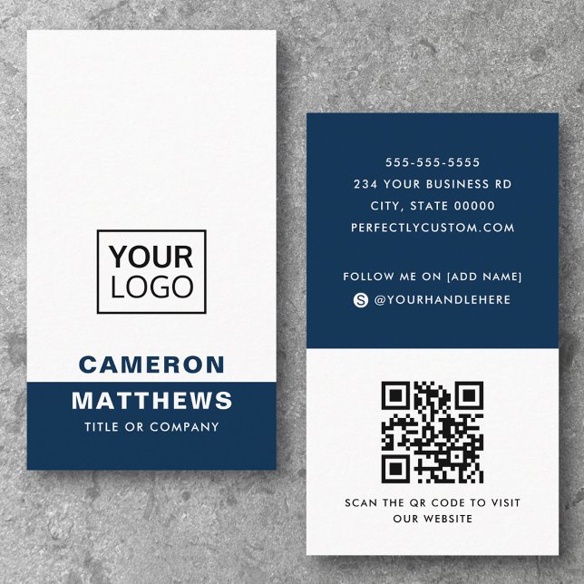 Carte De Visite Moderne bleu foncé blanc ajouter logo médias socia (Modern dark blue white add logo social media icons business card)