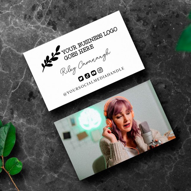 Carte De Visite Nettoyer votre logo Poignée de médias sociaux avec (Créateur téléchargé)