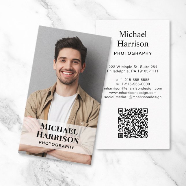 Carte De Visite Photo de code QR professionnel (Make a lasting impression with this modern business card featuring your photo and scannable QR code)