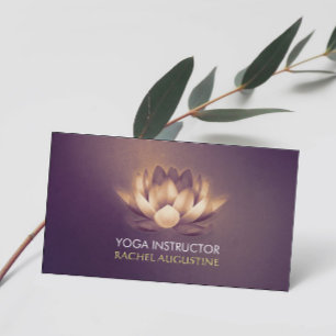 Carte De Visite Professeur de yoga Chic Glowing Lotus & Purple Gru