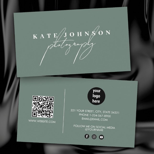 Carte De Visite Sage Green Signature Script QR Code Médias sociaux (Sage Green Signature Script QR Code Social Media Business Card)