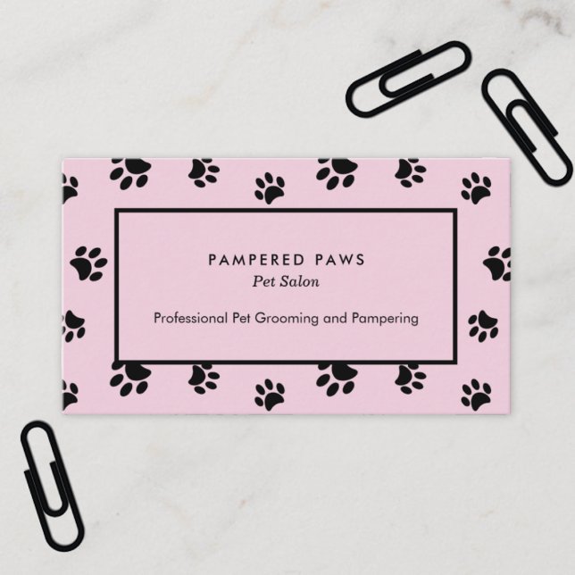 Carte De Visite Salon professionnel pour animaux de compagnie Empr (Pink and Black Paw Prints Professional Pet Salon Business Card)