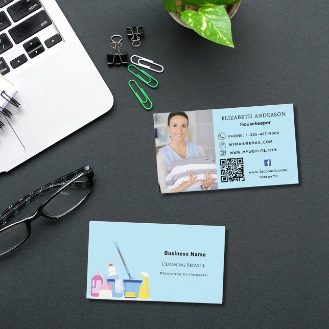 Carte De Visite Service de nettoyage bleu clair photo code QR (Créateur téléchargé)