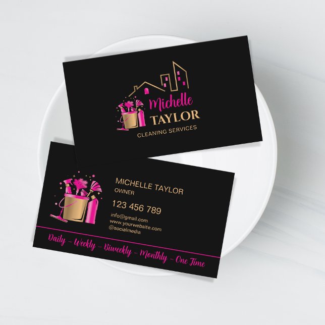 Carte De Visite Services professionnels de nettoyage des maisons e (pink and gold cleaning tools logo)