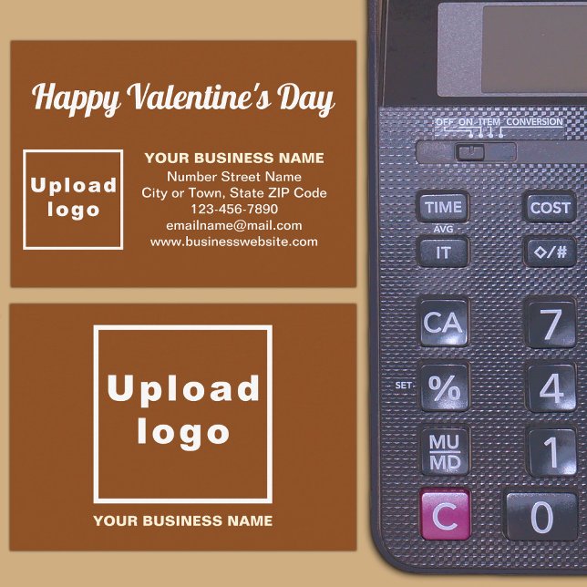 Carte de Vœux de Saint-Valentin Entreprise sur Fon (Front and back sides of business Valentine brown enclosure card on store desk.)