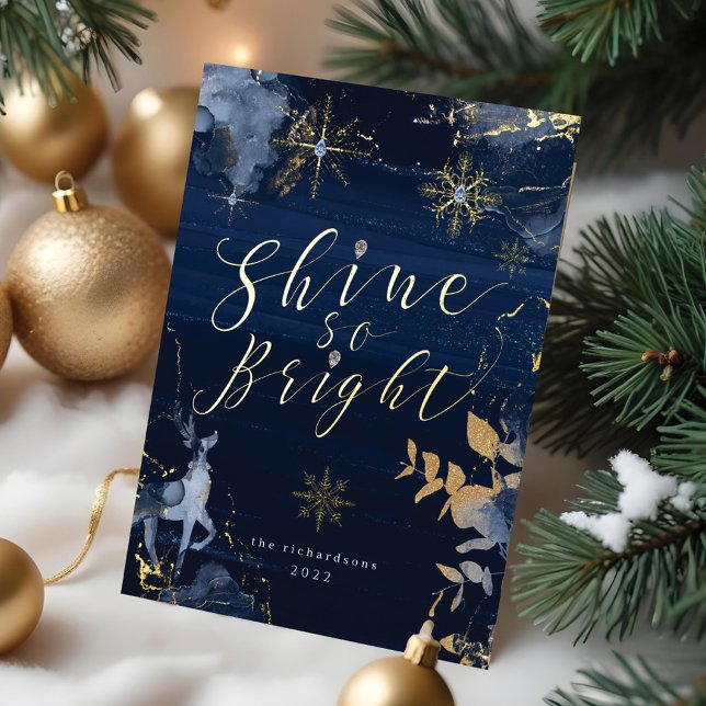 Carte De Vœux En Aluminium Brille si brillant Snowflakes Gold Marine & Reinde (Shine So Bright Navy Gold Snowflakes & Reindeer Foil Holiday Card)