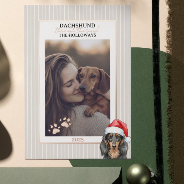 Carte De Vœux En Aluminium Dachshund à travers l'aquarelle de neige (Send Paw-liday Greetings with this Dachshund through the Snow Watercolor Foil Holiday Card! )