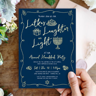 Carte De Vœux En Aluminium Doodle de lumière de rire de latke de Hanukkah en