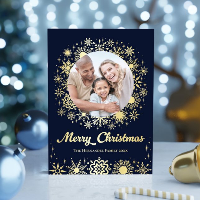 Carte De Vœux En Aluminium Élégant Snowflakes Marine Photo Famille Noël (Stylish Snowflakes Navy Photo Family Christmas Foil Holiday Card)
