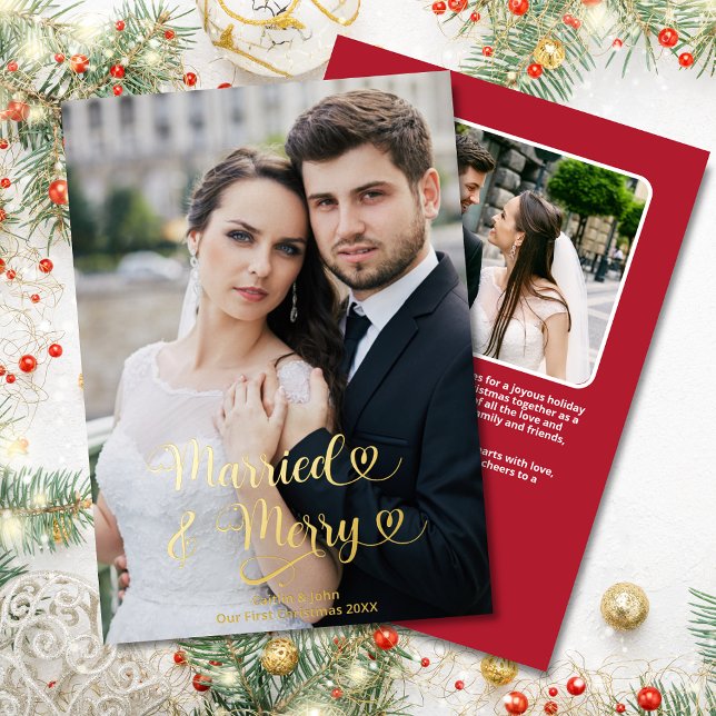 Carte De Vœux En Aluminium Marié Merry Newlyweds 1er Noël Coeurs photo (Married & Merry 2-photo Custom Gold Foil Christmas Card with personal message on red background.)