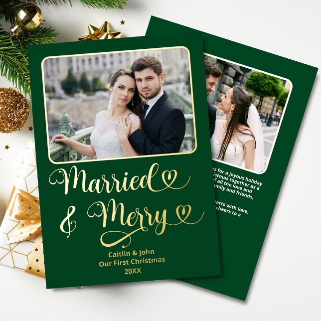 Carte De Vœux En Aluminium Marié Merry Newlyweds 1er Noël Coeurs verts (Married & Merry Custom 2-Photo Christmas Card in Green with Gold Foil, personal message on the back.)