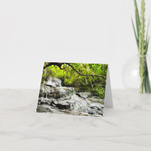 Carte de voeux pliée avec photo de cascade