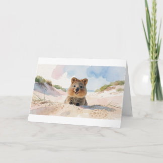 Carte de vœux Quokka regardant par-dessus une dune