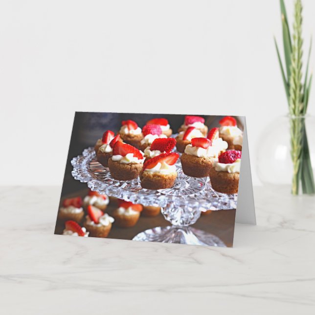 Carte Dessert de délicieux cakes aux fraises (Devant)