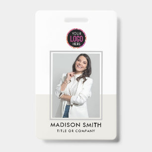 Carte d'identité moderne   Badge QR d'employé d'en