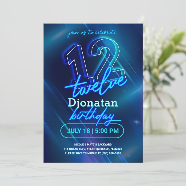 Carte d'invitation Blue Neon 12th Birthday Party (Debout devant)