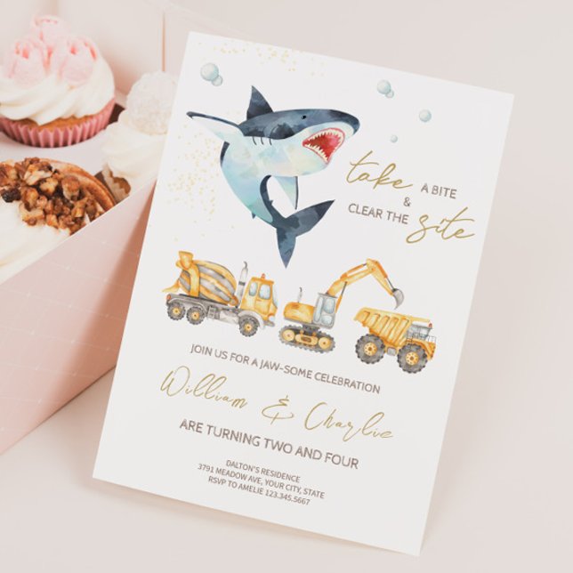 Carte d'invitation d'anniversaire conjoint requin  (Créateur téléchargé)