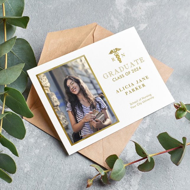 Carte Diplôme de l'école de soins infirmiers or élégante (Créateur téléchargé)