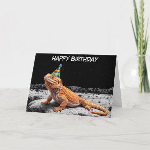 Carte Dragon à poils portant anniversaire casquette