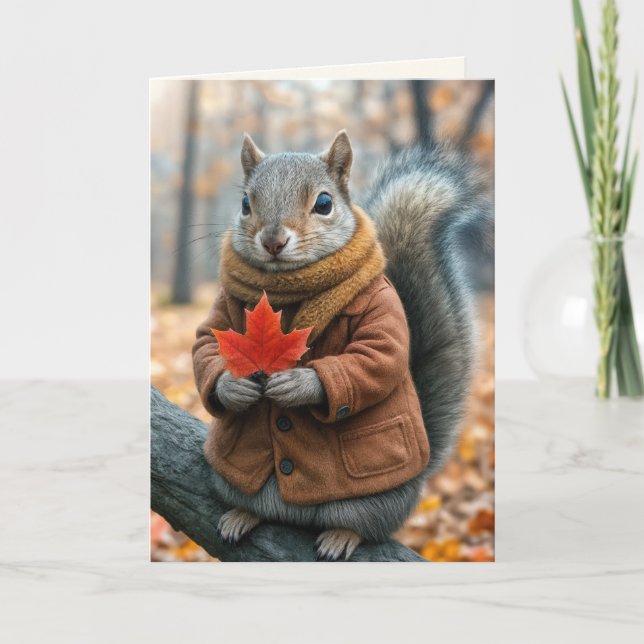 Carte Écureuil d'automne tenant une feuille d'érable rou (Devant)