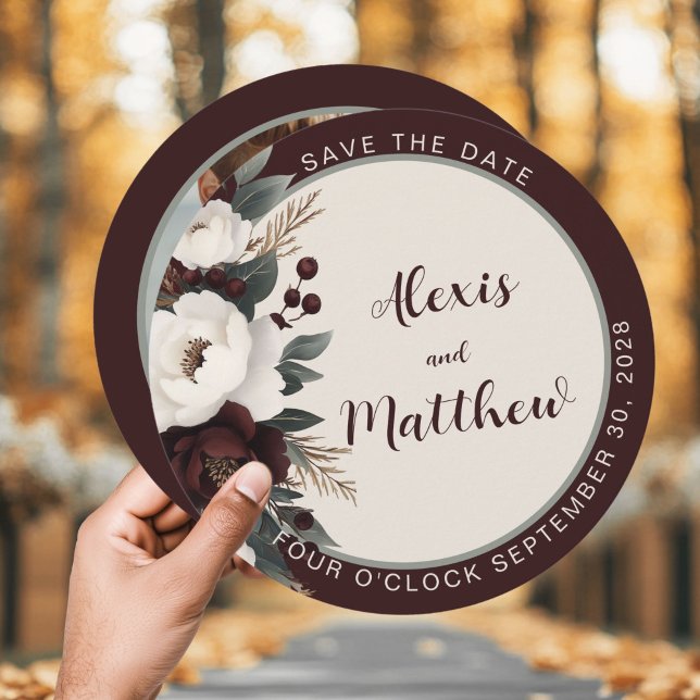 Carte Elégance Rustique Bourgogne Floral Enregistrer La  (Rustic Charm Save The Date Burgundy Boho Elegance Modern Round Invite)