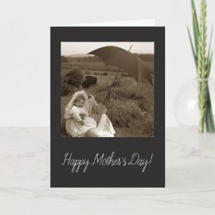 Carte Enfant souriant dans les fleurs sauvages Photo vin