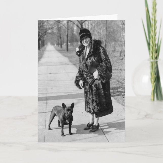 Carte Femme avec French Bulldog, années 1920 (Devant)