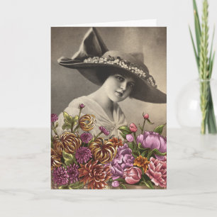 Carte Femme vintage des années 1920 avec grand Bonnet de
