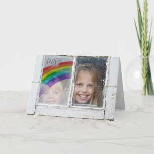 Carte fenêtre espoir arc-en-ciel signe avec enfants