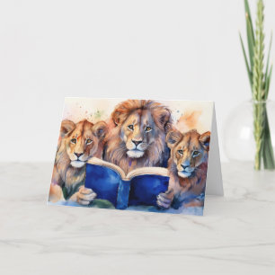 Carte Fierté de lion sobre lisant le grand livre de réta