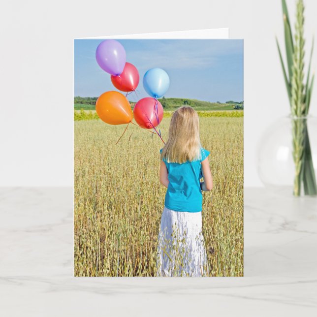 Carte fille dans le champ de blé avec bouquet de ballon (Devant)
