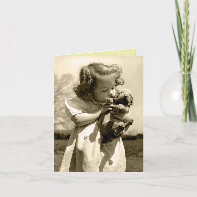 Carte Fille Vintage Embrasse Chiot (Devant)
