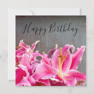 Carte Fleurs Lily rose sur arrière - plan rustique Anniv