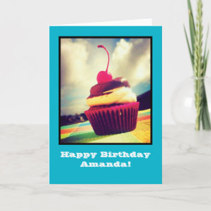 Carte Gâteau cupcake coloré avec une cerise sur le dessu