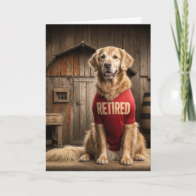 Carte Golden Retriever portant une chemise à la retraite (Devant)