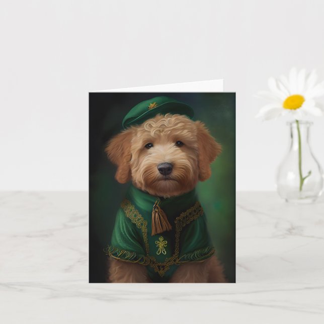 Carte Goldendoodle  Chien en tenue de la Saint-Patrick (Petite plante)