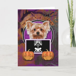 Carte Halloween - juste un Lil éffrayant - Yorkie