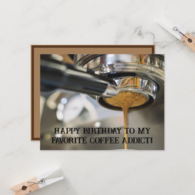 Carte Happy Birthday Pouring Espresso Coffee Machine (Devant/Arrière en situation)