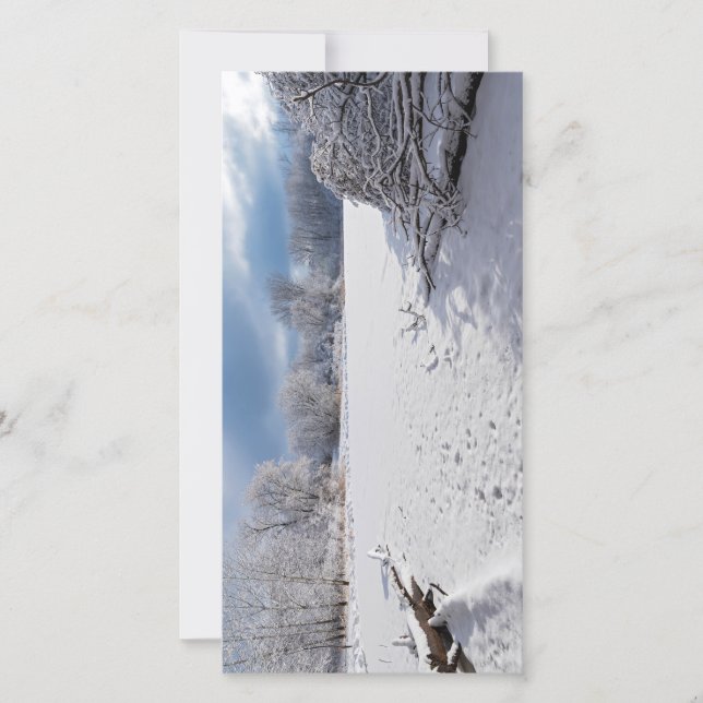 Carte hiver pittoresque le long de l'étang et des forêts (Devant)