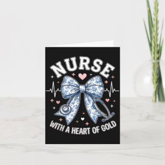 Carte Infirmière mignonne Bow avec un cœur en or infirmi