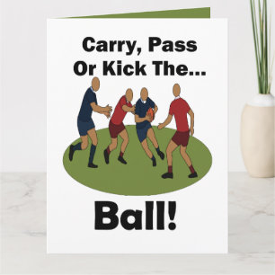 Carte Joueur de rugby portant, passant ou bottant le bal